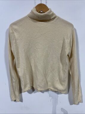 Valerie Stevens 100% 2-ply cashmere Cream Turtleneck Sweater